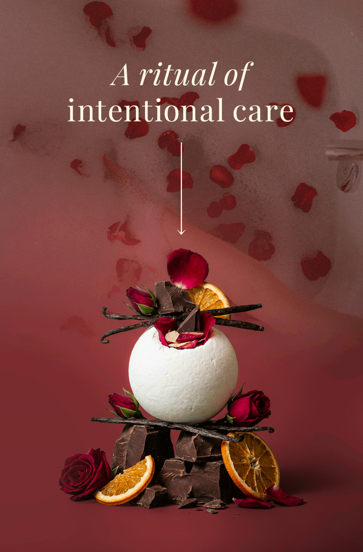 Bathorium | Aphrodite Bath Bomb - Oak + Tonic