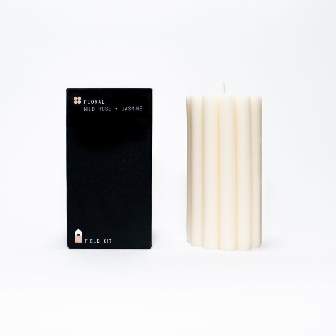 FieldKit Co.| Floral Pillar Candle [Wild Rose + Jasmine] - Oak + Tonic