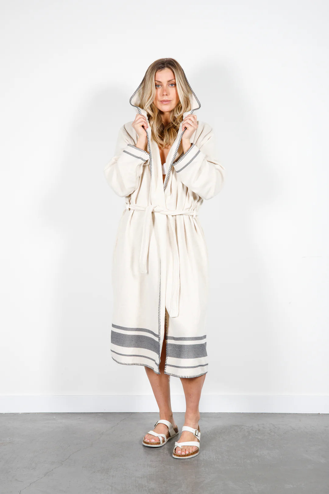 Tuffes Robe Tofino Towels | THE HAWTHORNE SERIES | HOODED TERRY ROBE